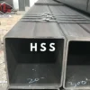 Perfiles estructurales HSS de acero con sección cuadrada, vistos desde sus extremos.